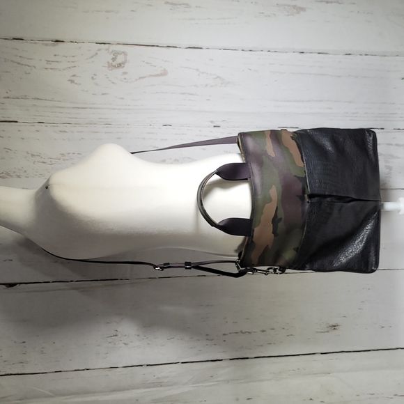 Coach Charles Foldover Tote with Camo Print F29706 - Picture 3 of 12